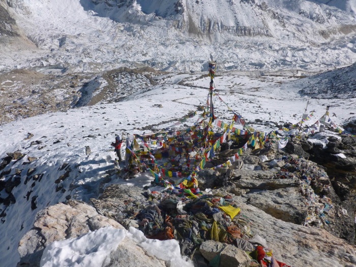 Prayer flags at the top of Kala Patthar