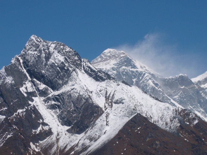 A zoomed in look at Everest