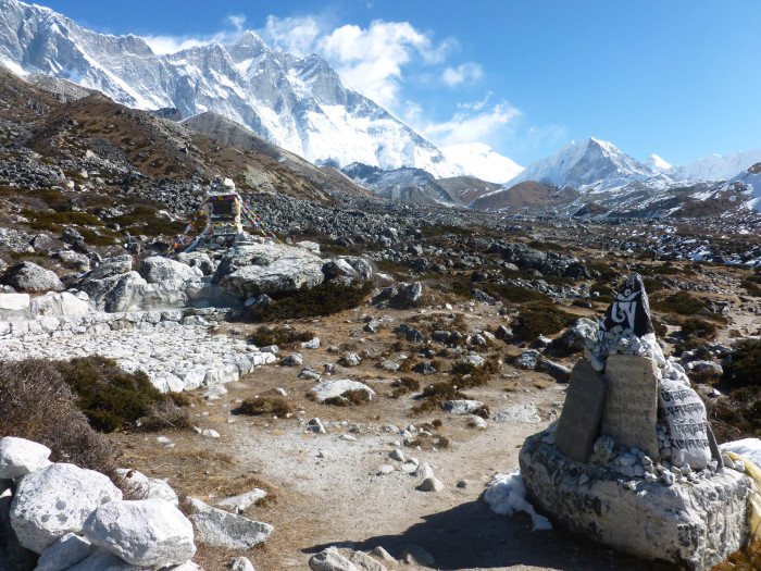 The rocky landscape between Dingboche and Chukhung