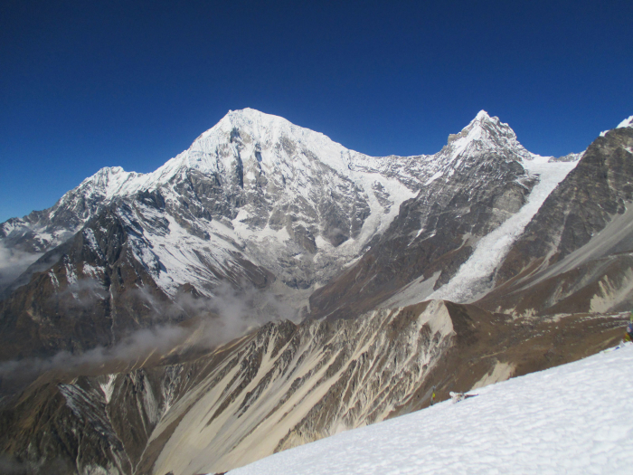 Looking over the top of Kyanjin Ri to Langtang Lirung.