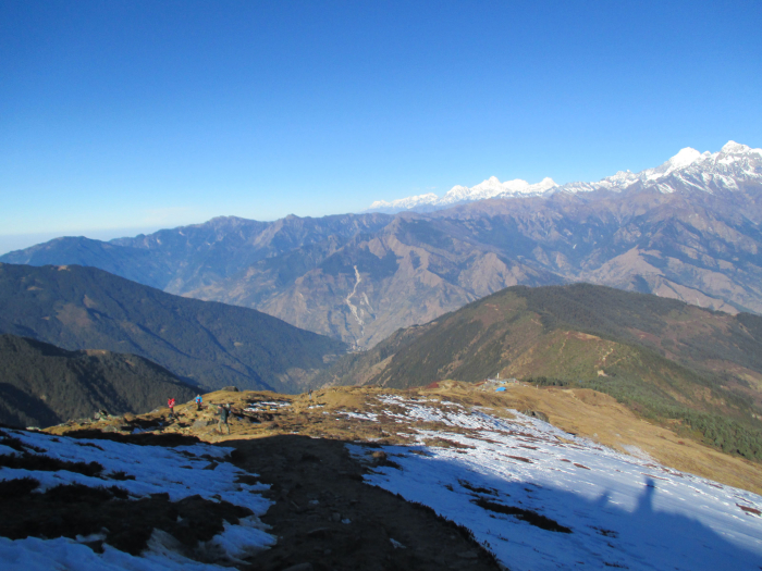 Hiking above Laurebina toward Gosainkund.