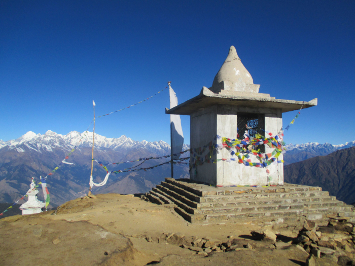 Some stupas above Laurebina.