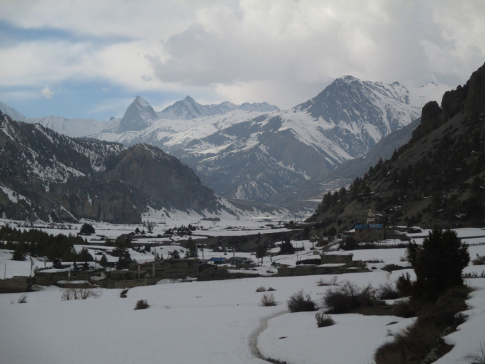 Approaching the village of Mungji